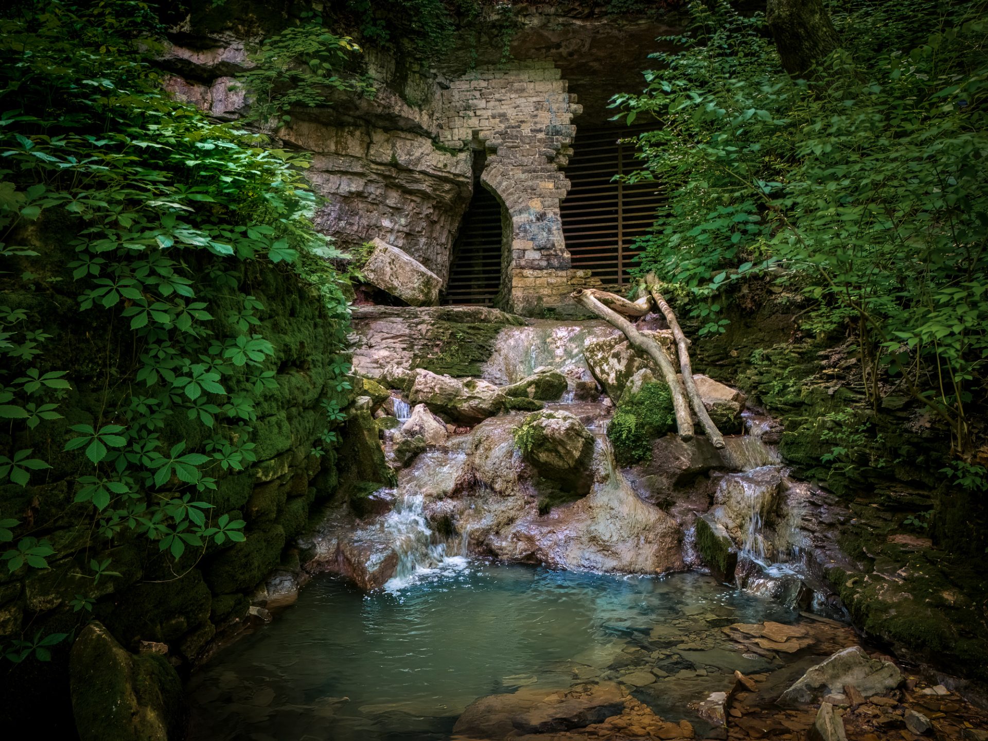 Cliff Cave