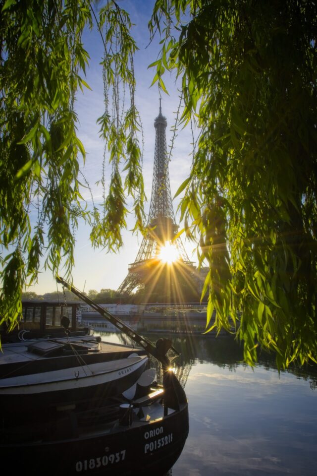 On a walk across the Pont de Bir-Hakeim after shooting the Eiffel Tower, John spotted a gathering of photographers along the Seine and decided to investigate.