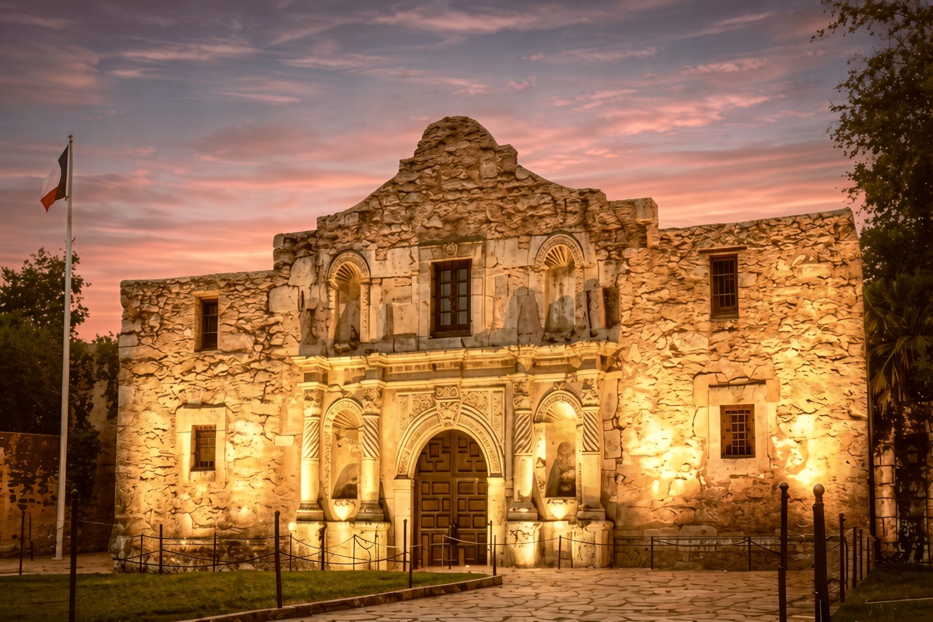 Sunrise at the Alamo