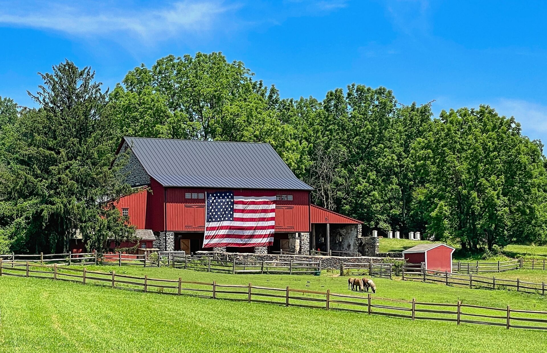 Pennsylvania Farmstead – displaying Americas Flag